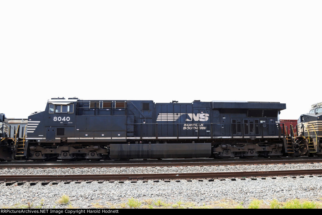 NS 8040